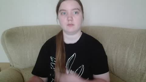 Snapshot of aquanarmin chatting on 07-09-26, 04:38 Josefin online show from 07-09-26, 04:38