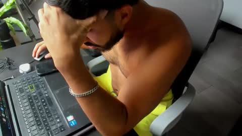 Snapshot of aquiles0224 chatting on 02-04-26, 01:50 T. online show from 02-04-26, 01:50