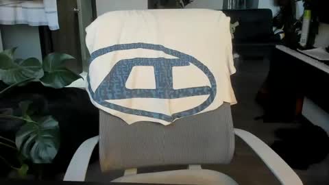 T. online show from 07-16-26, 11:00