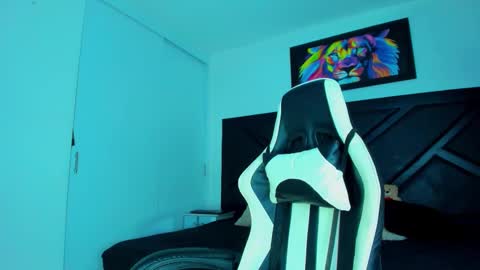 Snapshot of aquiles_elpapi chatting on 11-14-25, 09:35 AquilesElpapi online show from 11-14-25, 09:35