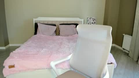 Snapshot of ar_ya18 chatting on 10-19-25, 08:48 Lina online show from 10-19-25, 08:48