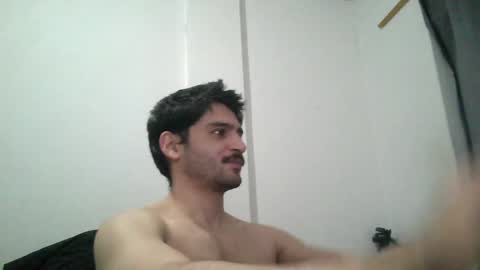Snapshot of arab_b chatting on 04-30-26, 07:47 Thiago online show from 04-30-26, 07:47