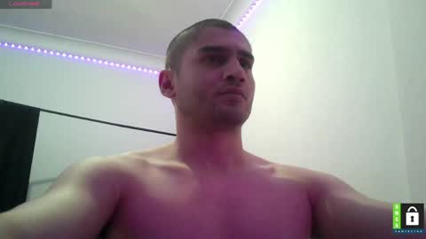 Snapshot of arab_b chatting on 05-17-26, 08:01 Thiago online show from 05-17-26, 08:01