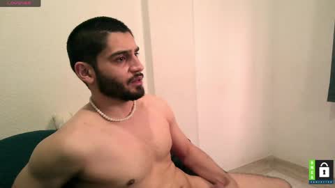 Snapshot of arab_b chatting on 05-21-26, 08:32 Thiago online show from 05-21-26, 08:32