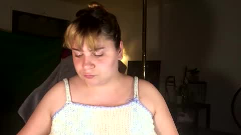 Snapshot of arabbustybeauty chatting on 04-24-26, 03:42 BustyPrincessLeila online show from 04-24-26, 03:42