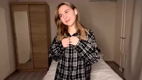 Emi online show from 12-03-25, 03:54