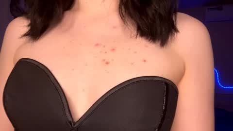 Emi online show from 04-17-26, 04:32