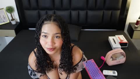 Snapshot of aradia_01 chatting on 12-04-24, 08:29 online show from 12-04-24, 08:29