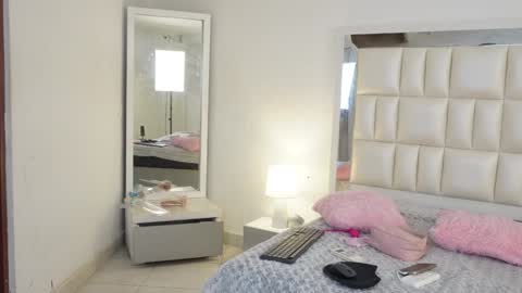 Snapshot of aradia_01 chatting on 02-07-25, 07:40 online show from 02-07-25, 07:40