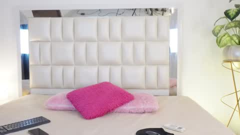 Snapshot of aradia_01 chatting on 03-02-25, 06:16 online show from 03-02-25, 06:16