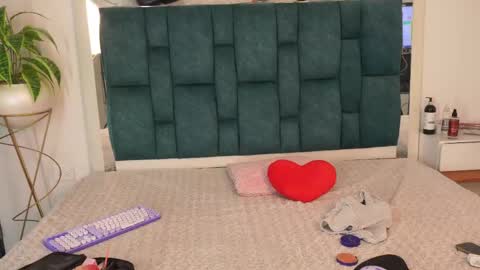   online show from 05-20-26, 01:23