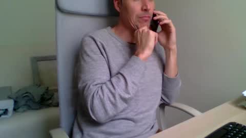 aragon9999 online show from 10-28-25, 09:57