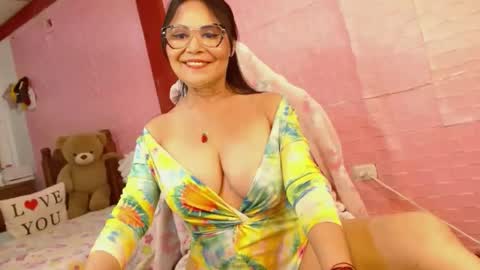Snapshot of aranza_sexy chatting on 02-21-25, 01:11 Aranza online show from 02-21-25, 01:11