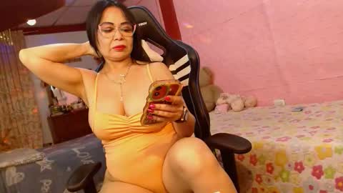 Snapshot of aranza_sexy chatting on 10-30-25, 10:16 Aranza online show from 10-30-25, 10:16
