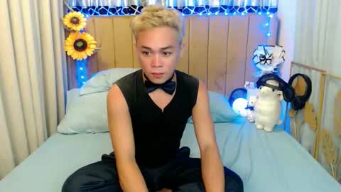 Snapshot of archie_moreno chatting on 06-11-26, 12:03 ARCHIE online show from 06-11-26, 12:03