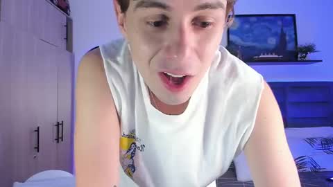 Snapshot of archiekingss chatting on 06-10-26, 09:35 Archie online show from 06-10-26, 09:35