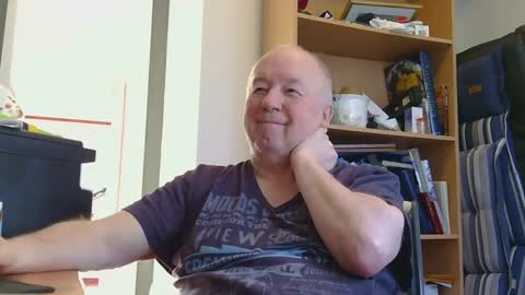 Snapshot of arcticman44 chatting on 02-11-25, 11:54 arcticman44 online show from 02-11-25, 11:54