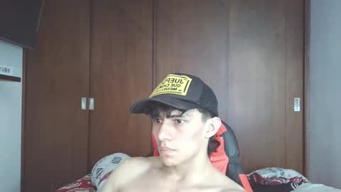 Snapshot of ares_aestheticgod chatting on 11-04-25, 06:40 Ares D online show from 11-04-25, 06:40