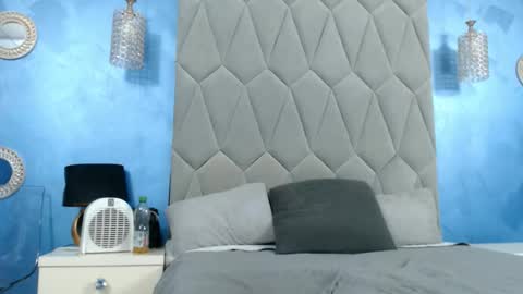 Snapshot of aretialisya chatting on 10-31-25, 06:14 aretialisya online show from 10-31-25, 06:14