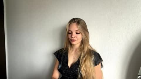 Snapshot of argeliaboivin chatting on 11-05-25, 06:13 Amelia online show from 11-05-25, 06:13