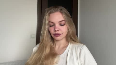 Snapshot of argeliaboivin chatting on 11-28-25, 05:54 Amelia online show from 11-28-25, 05:54