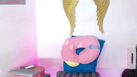 Sofia thomson online show from 04-05-26, 09:56