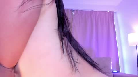 Snapshot of ari_es chatting on 04-18-26, 07:58 Ari online show from 04-18-26, 07:58