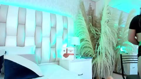 ari_lynn_ online show from 03-18-26, 03:20