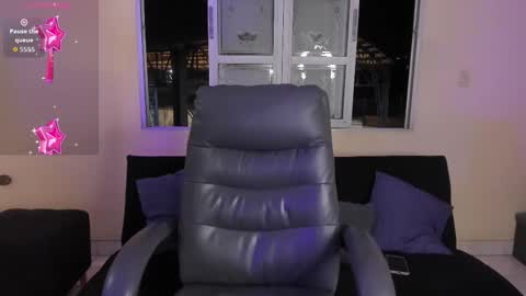 Ari online show from 12-22-25, 07:27