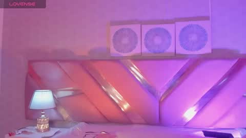 Ari  online show from 12-22-24, 05:45