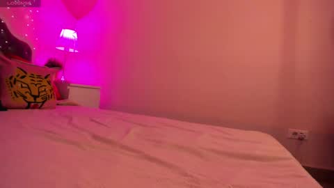 Snapshot of aria69stars chatting on 02-15-25, 11:17 aria69stars online show from 02-15-25, 11:17