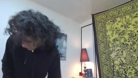 aria y orien  online show from 12-15-25, 11:03