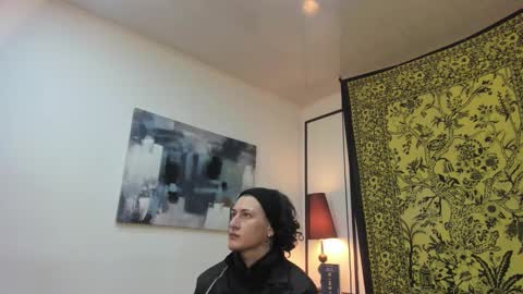 aria y orien  online show from 12-23-25, 11:08