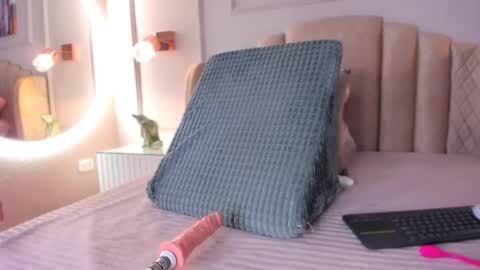 Aria  online show from 02-09-25, 06:33