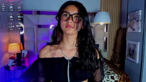 Snapshot of aria_joness_ chatting on 05-01-26, 08:57 Aria Jones online show from 05-01-26, 08:57