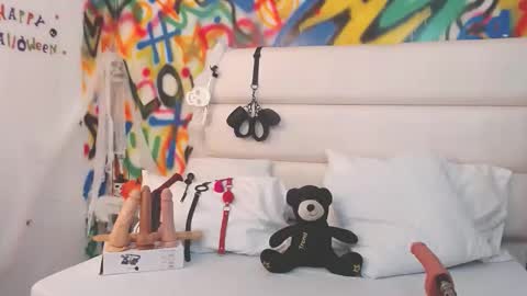 aria online show from 10-15-25, 02:39