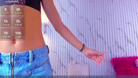 Snapshot of aria_millers_ chatting on 01-08-25, 07:13 Aria Millers online show from 01-08-25, 07:13