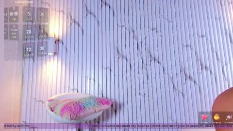 Snapshot of aria_millers_ chatting on 02-13-25, 07:31 Aria Millers online show from 02-13-25, 07:31