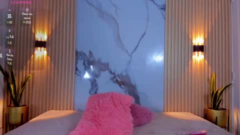 Snapshot of aria_millers_ chatting on 03-05-25, 12:22 Aria Millers online show from 03-05-25, 12:22