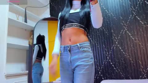 Snapshot of aria_millers_ chatting on 10-02-25, 11:39 Aria Millers online show from 10-02-25, 11:39