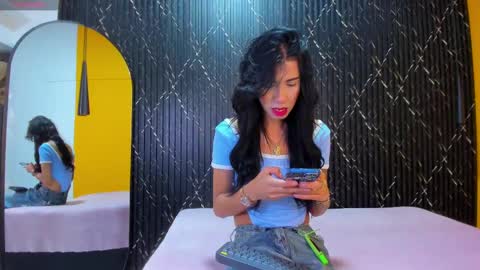 Snapshot of aria_millers_ chatting on 10-07-25, 11:40 Aria Millers online show from 10-07-25, 11:40