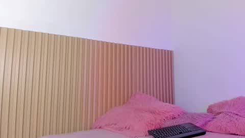 Snapshot of aria_millers_ chatting on 02-04-26, 11:27 Aria Millers online show from 02-04-26, 11:27