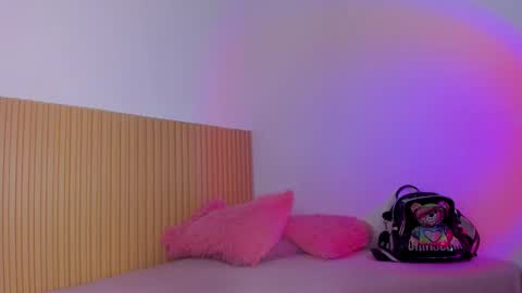 Snapshot of aria_millers_ chatting on 02-14-26, 11:07 Aria Millers online show from 02-14-26, 11:07