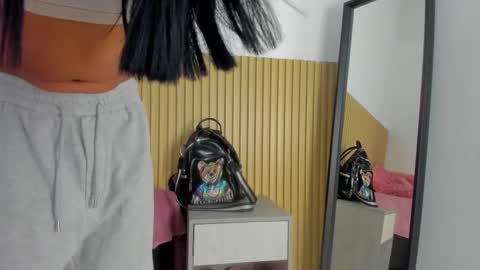 Snapshot of aria_millers_ chatting on 02-22-26, 11:31 Aria Millers online show from 02-22-26, 11:31