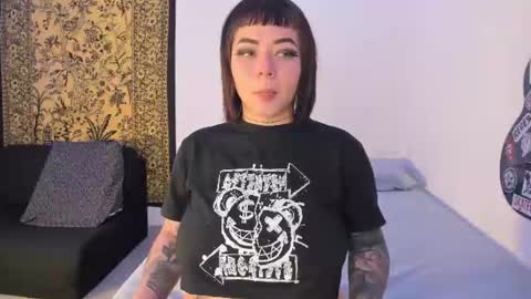 Aria and Orien online show from 06-25-26, 07:40