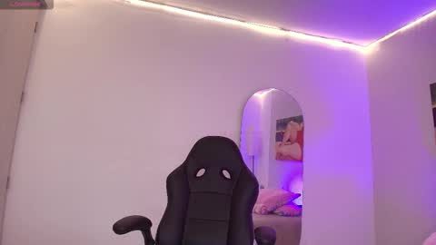 Snapshot of ariaa_vixen chatting on 12-15-25, 09:52 ariaa_vixen online show from 12-15-25, 09:52