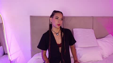 A R I A  online show from 05-13-26, 10:49