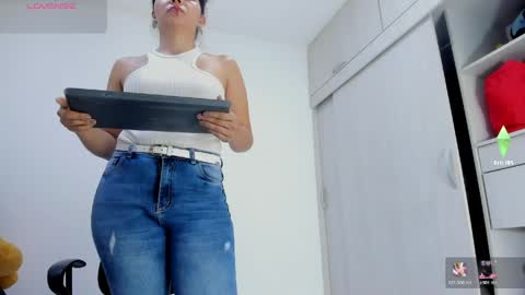 ariacoral online show from 05-26-26, 01:29