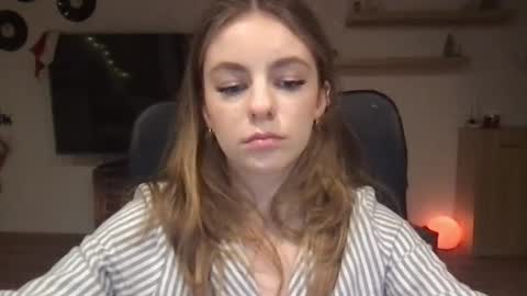 AriaCreazy online show from 12-19-24, 09:49