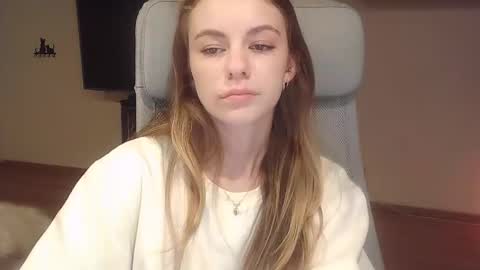 AriaCreazy online show from 10-20-25, 08:20